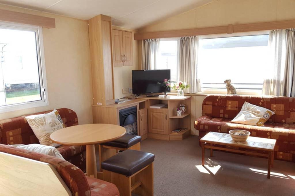 Sea Breeze Holiday Van, Close To Beach - Pets Go Free Heacham Exterior photo