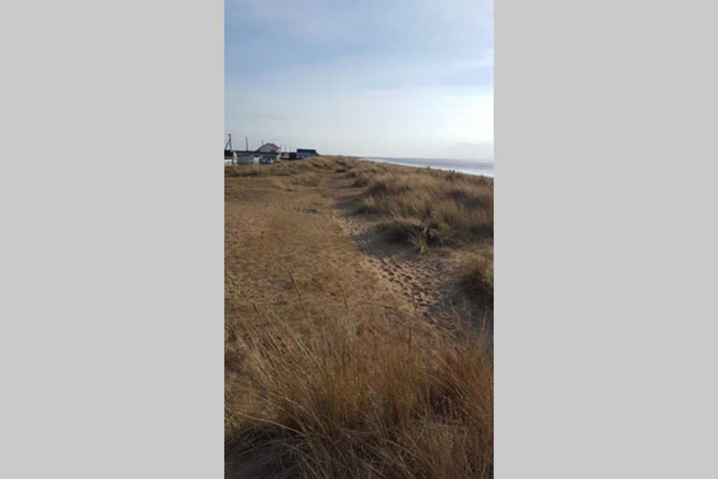 Sea Breeze Holiday Van, Close To Beach - Pets Go Free Heacham Exterior photo